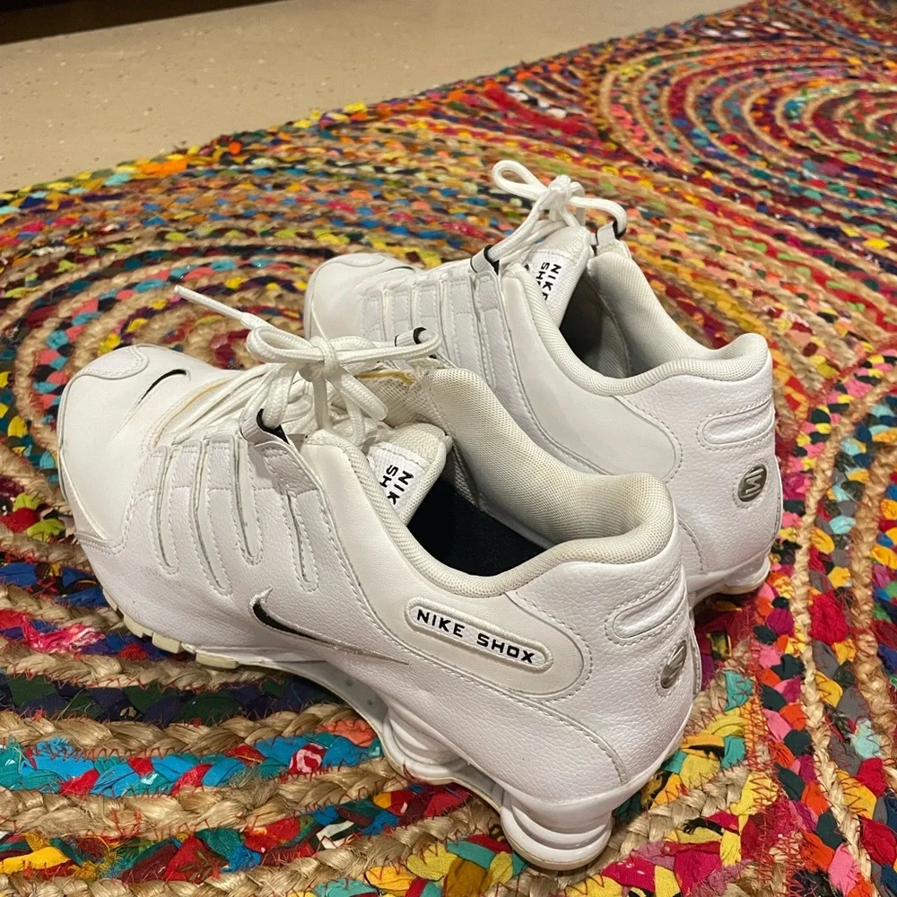 Nike Shox White Athletic Shoes - Picture 4 of 6
